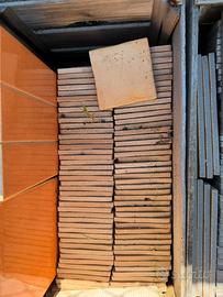 Piastrelle quadrate smaltate arancio 10x10 e 20x20