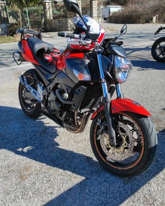 Suzuki gsr 600 