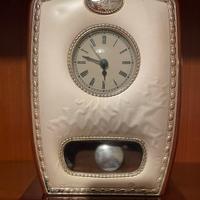 Orologio da tavola con pendolo