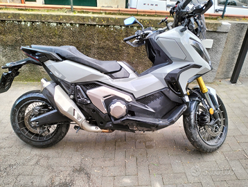 Xadv 750