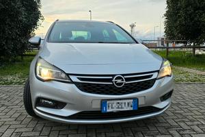Opel Astra 1. 6 CDTI 110 CV