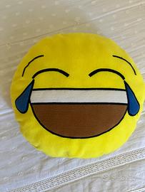 Cuscino emoticon risata