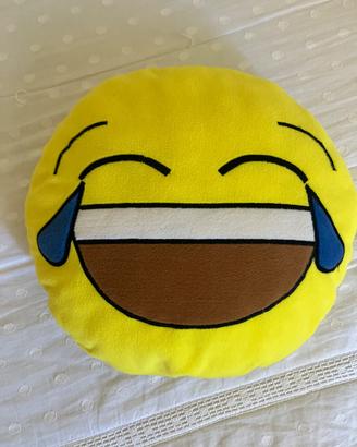 Cuscino emoticon risata