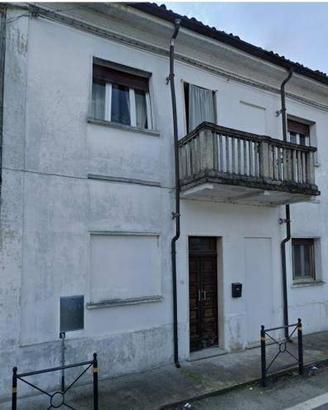 Immobile in asta di 189 m² con 2 locali e box auto