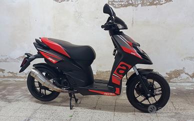 Aprilia SR 50 Motard