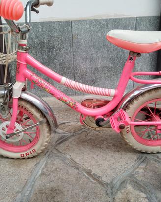 bicicletta per bambino con casco