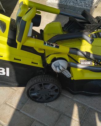 Tosaerba Ryobi elettrico  con mulching