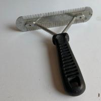 Rastrello tolettatura cane