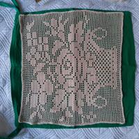 Centrino rettangolare antico fatto a mano con vaso