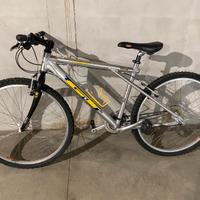 Mountain bike GT Tempest