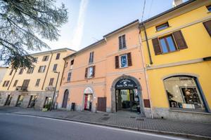 Appartamento di 645 m² con 4 locali a Valmadrera