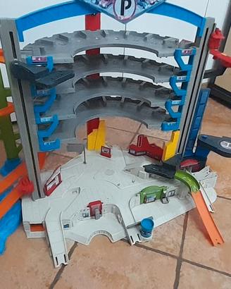 pista garage hot wheels
