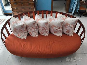 Divano semitondo tipo Frau