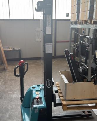 Transpallet elettrico seminuovo 2,9 mt 1000 kg
