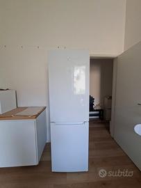 Frigorifero combinato Indesit 305 litri