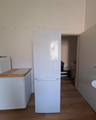 Frigorifero combinato Indesit 305 litri