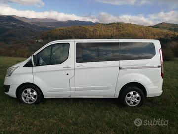 FORD Tourneo Custom a 8 posti anno 2015
