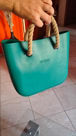 Borsa O bag verde con manici in corda