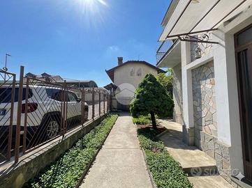 BIFAMILIARE A GASSINO TORINESE