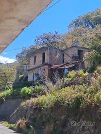 Casa indipendente con terreni Reggio Calabria
