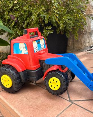 Trattore giocattolo