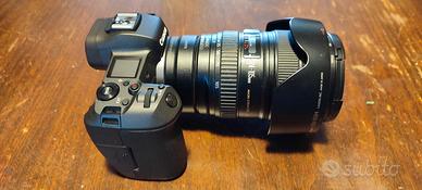 Canon EOS R con obbiettivi e accessori