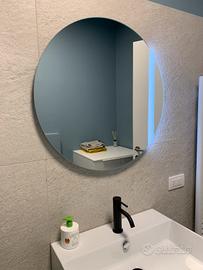 Specchio bagno con illuminazione