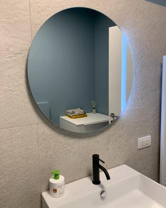 Specchio bagno con illuminazione