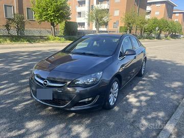 Opel Astra J Sedan 1.7 Cosmo S