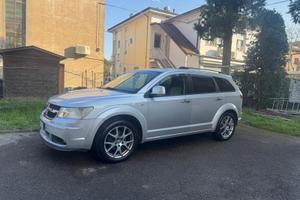 Dodge Journey 2.0 con gancio di traino