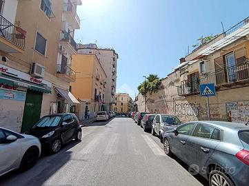 3 LOCALI A NAPOLI