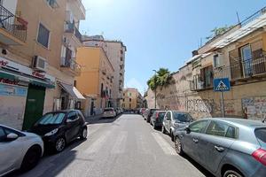 3 LOCALI A NAPOLI