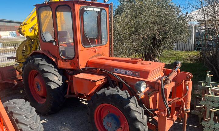 Trattore Same retroescavatore