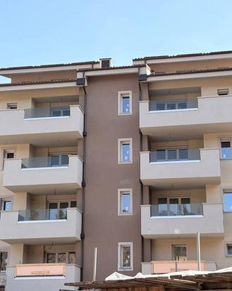 Appartamento di 110 m² con 4 locali e box auto a P