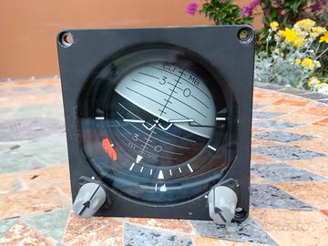 indicator attitude strumento aereo orizzonte 