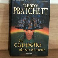 Terry Pratchett Un Cappello Pieno di Stelle 2005