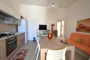 MODERNA CASETTA SUL MARE A tORRE sUDA VIC GALLIP