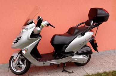 Kymco Grand Dink 250