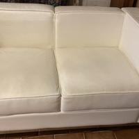 Divano / divanetto  2 posti in vera pelle.