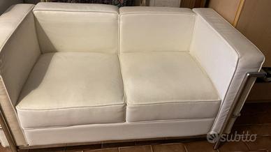 Divano / divanetto  2 posti in vera pelle.