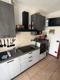 cucina cameretta e frigo