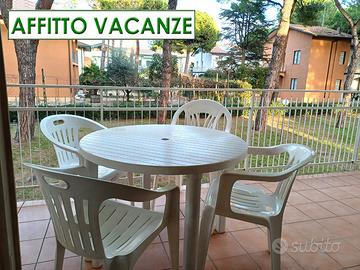 GIUGNO Vicino al mare ed in un parco. Si animali