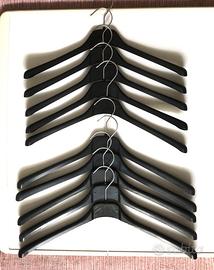 Grucce appendiabiti in plastica. 10 pezzi. Taglie: