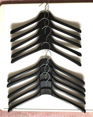 Grucce appendiabiti in plastica. 10 pezzi. Taglie: