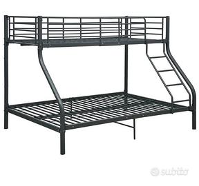 Letto a castello 2 in 1 con letto piazza e mezza.