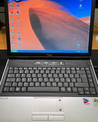 Fujitsu Siemens Amilo M7405