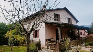 Villa bifamiliare- Parco residenziale Il Quiri