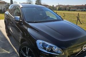 VOLVO XC 60 D4 R-DESIGN 2017 146000 Km