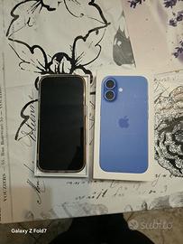 telefono  e occhiali 