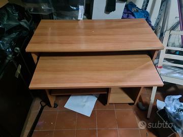 Scrivania per computer e stampante